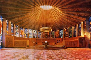 Interior de la iglesia de la Porciúncula de Palma, una de las obras más emblemáticas de Ferragut Pou.